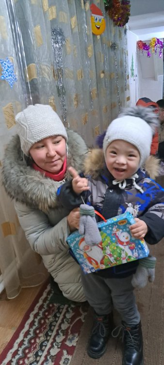 Добрые Волшебники  с подарками особенным деткам