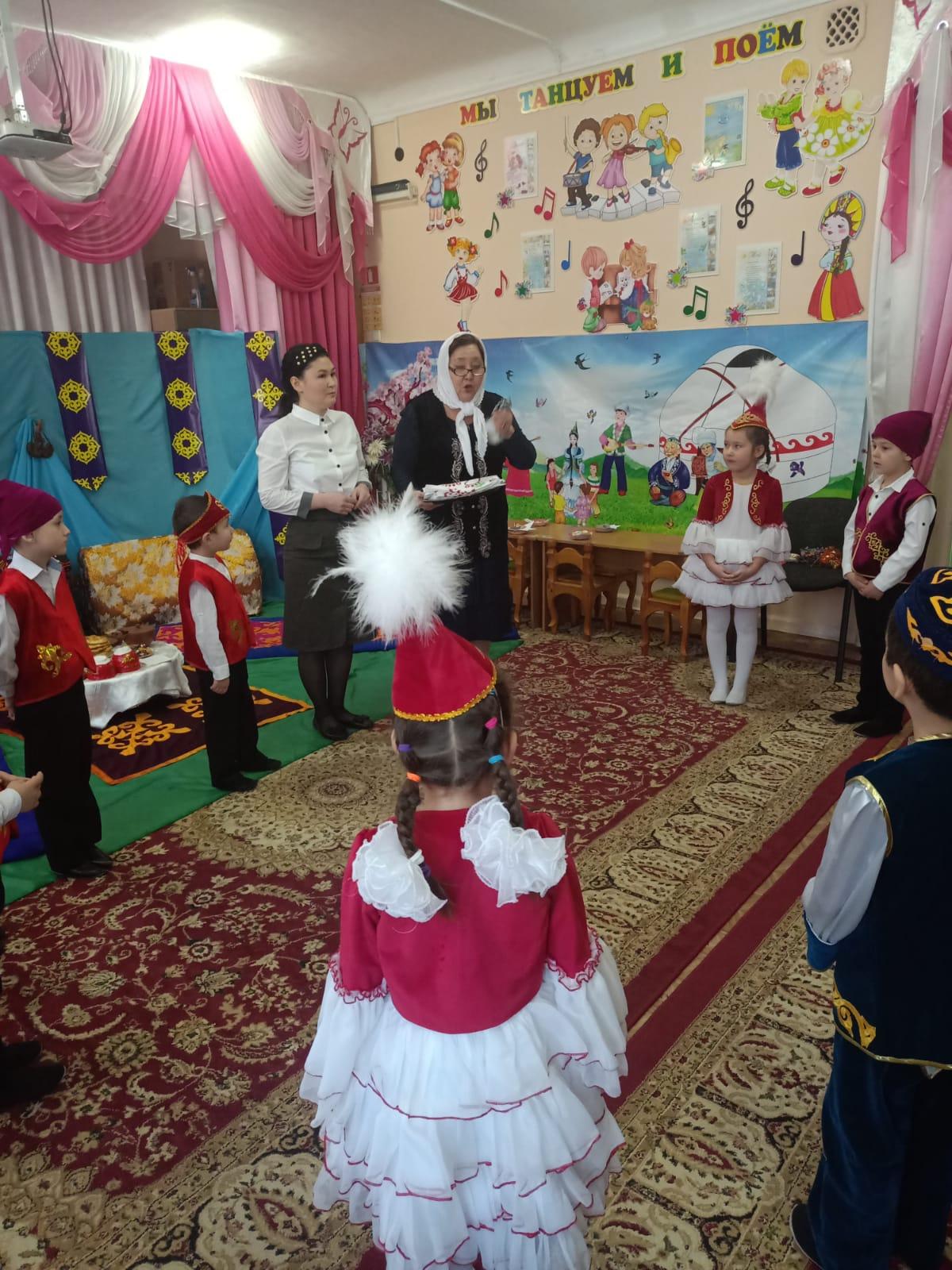 Открытая  ОУД   в предшкольной группе  № 3 "РАДУГА"   "Традиции казахского народа".Учитель казахского языка Абдыкулова С.Р.