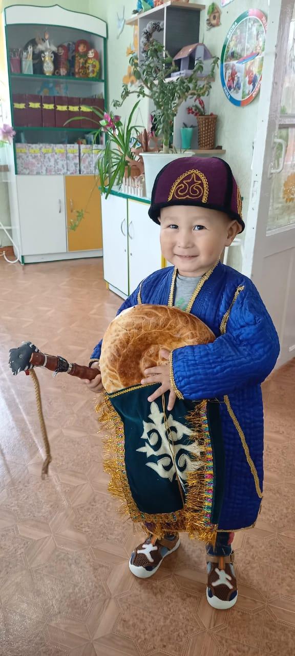 Организованная учебная деятельность в младшей группе № 1 . Лепка "Лепешка"