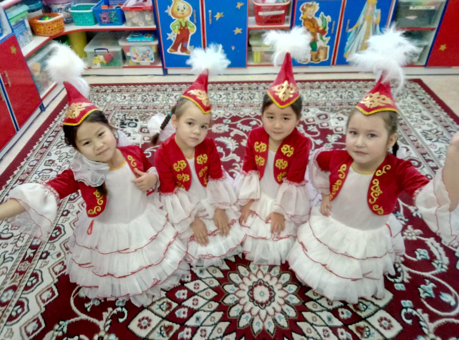 Сердечно поздравляем  всех с Наурыз мейрамы!