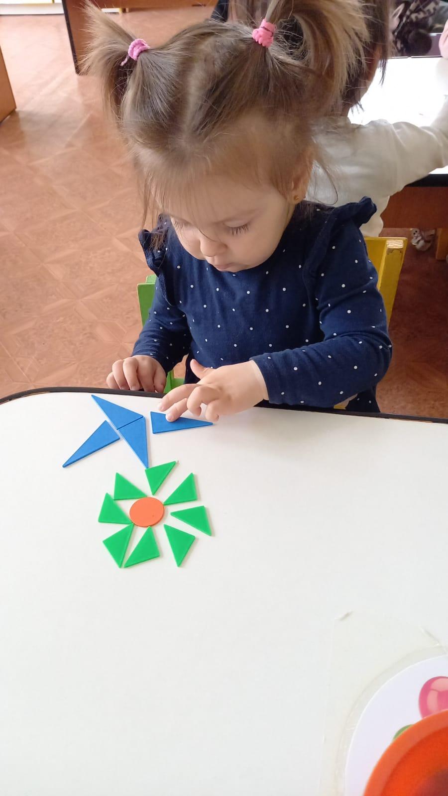 Сенсорика  в младшей группе № 1 "Весенние цветы". Воспитатель Дементьева О.Л.