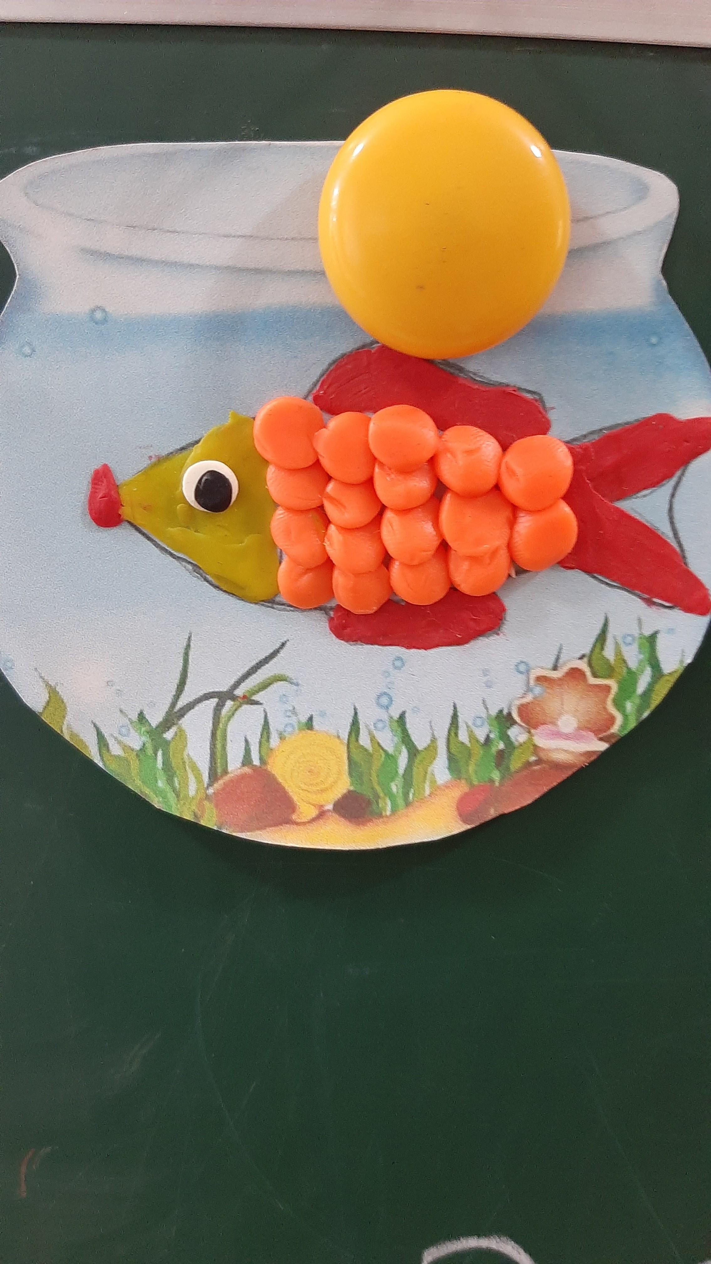 Организованная учебная деятельность в старше группе №10 .Пластилинография "Рыбка"